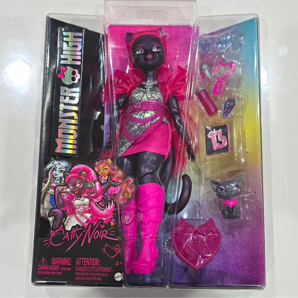 Mattel Monster High Catty Noir Monster Fest Doll w/ Outfit & Accessories In Box